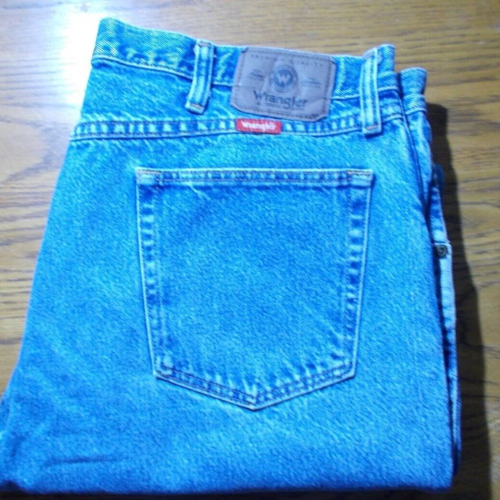 Wrangler Men's Jeans Size 40X30 Stonewash Blue EUC